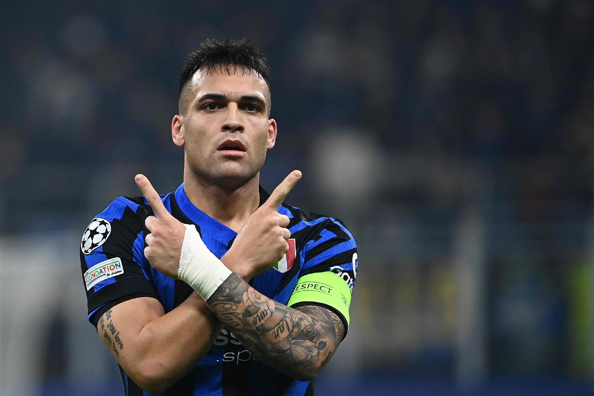 赛激烈的对 赛激烈的对