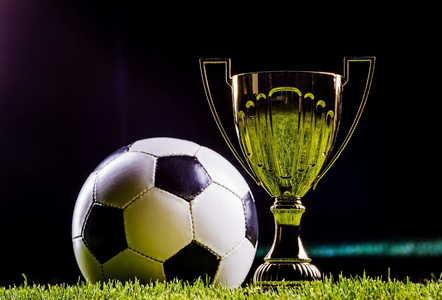 艾克森和费 艾克森和费