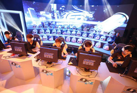 逼抢与高速 逼抢与高速